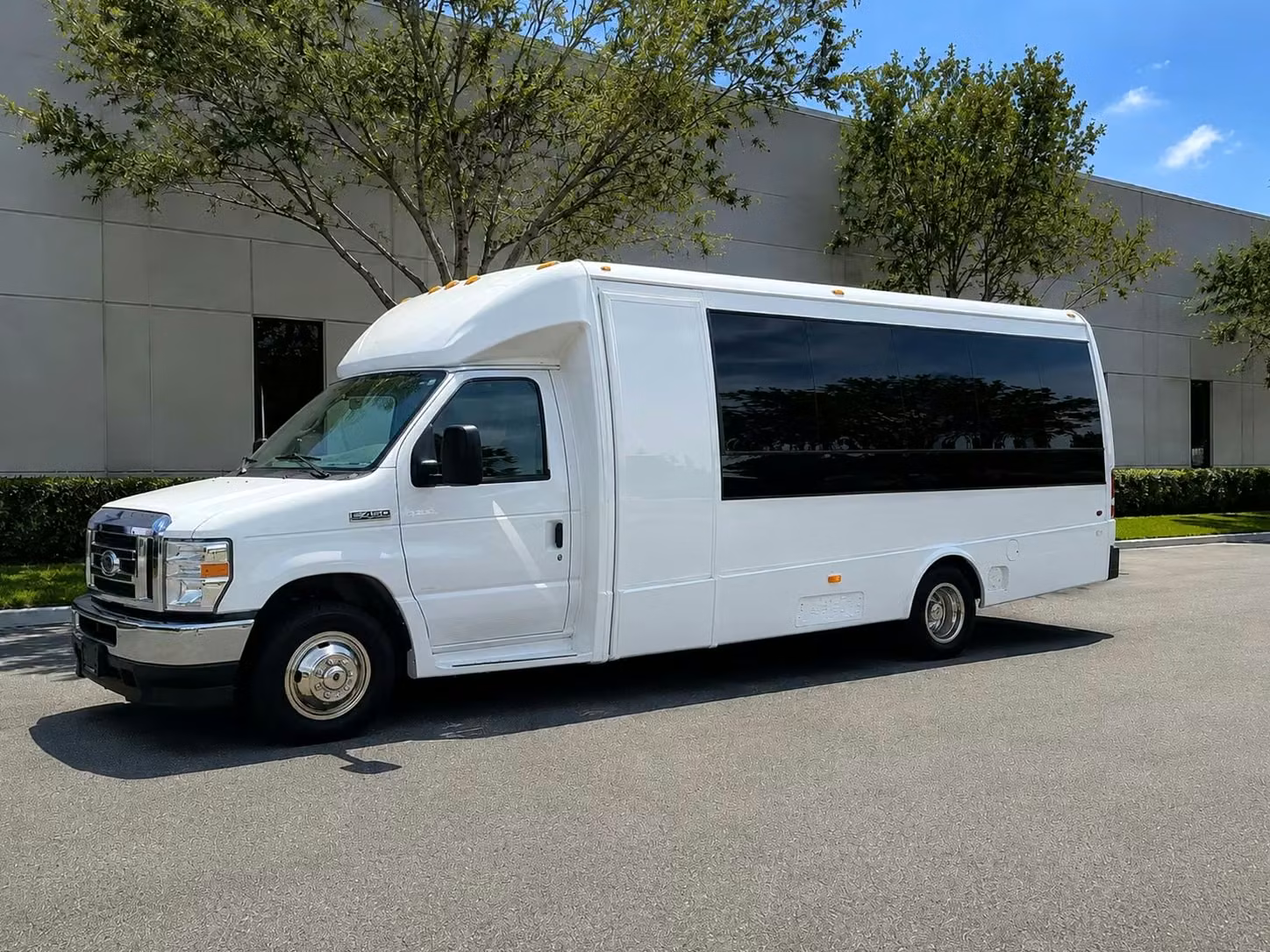hobart 15 passenger minibus rental