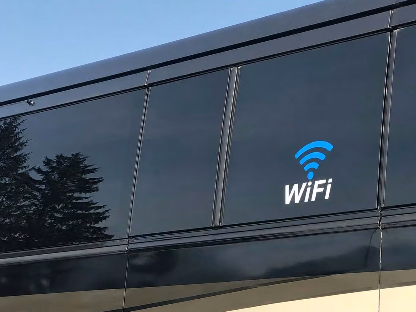 hobart 18 passenger minibus wifi