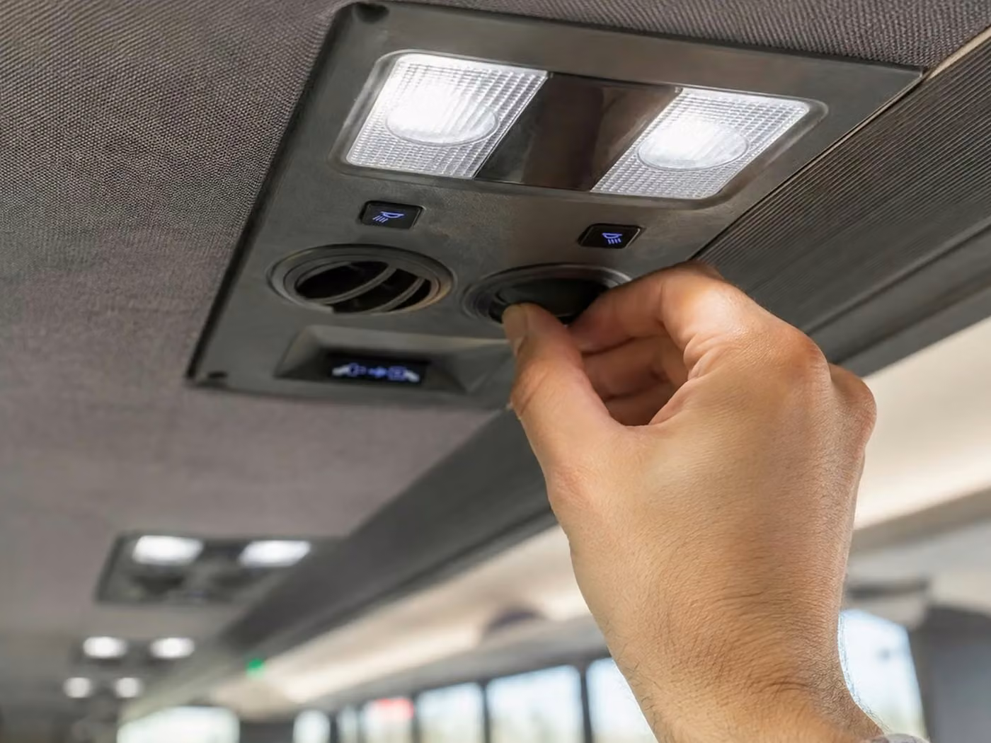 hobart 35 passenger minibus air conditioning