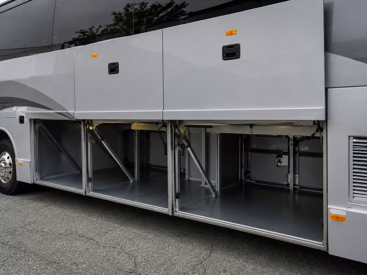 hobart 56 passenger charter bus luggage bays